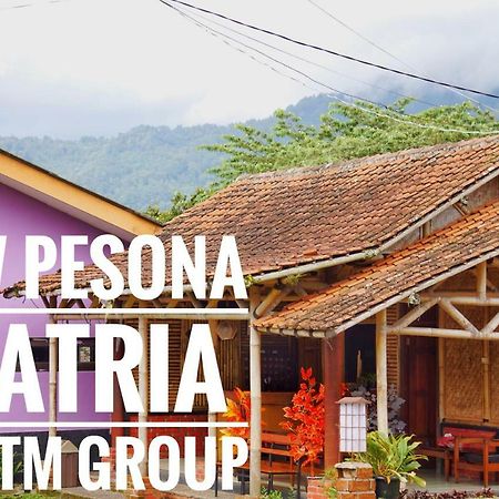 Hotel Grand Pesona Ksatria Чісаруа Екстер'єр фото