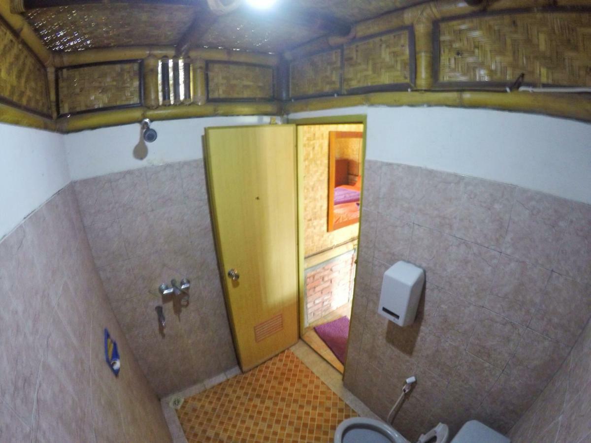 Hotel Grand Pesona Ksatria Чісаруа Екстер'єр фото